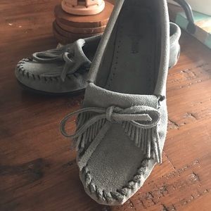 Minnetonka Kilty Hardsole Moccasins In Storm Blue